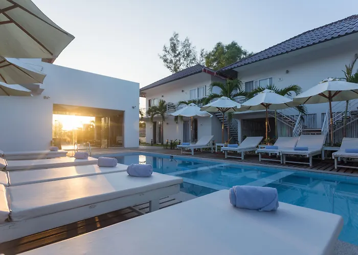Hotel with view: Otres Camp Bungalow